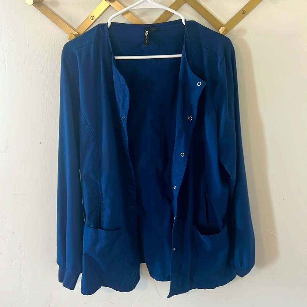 Thin navy scrub jacket